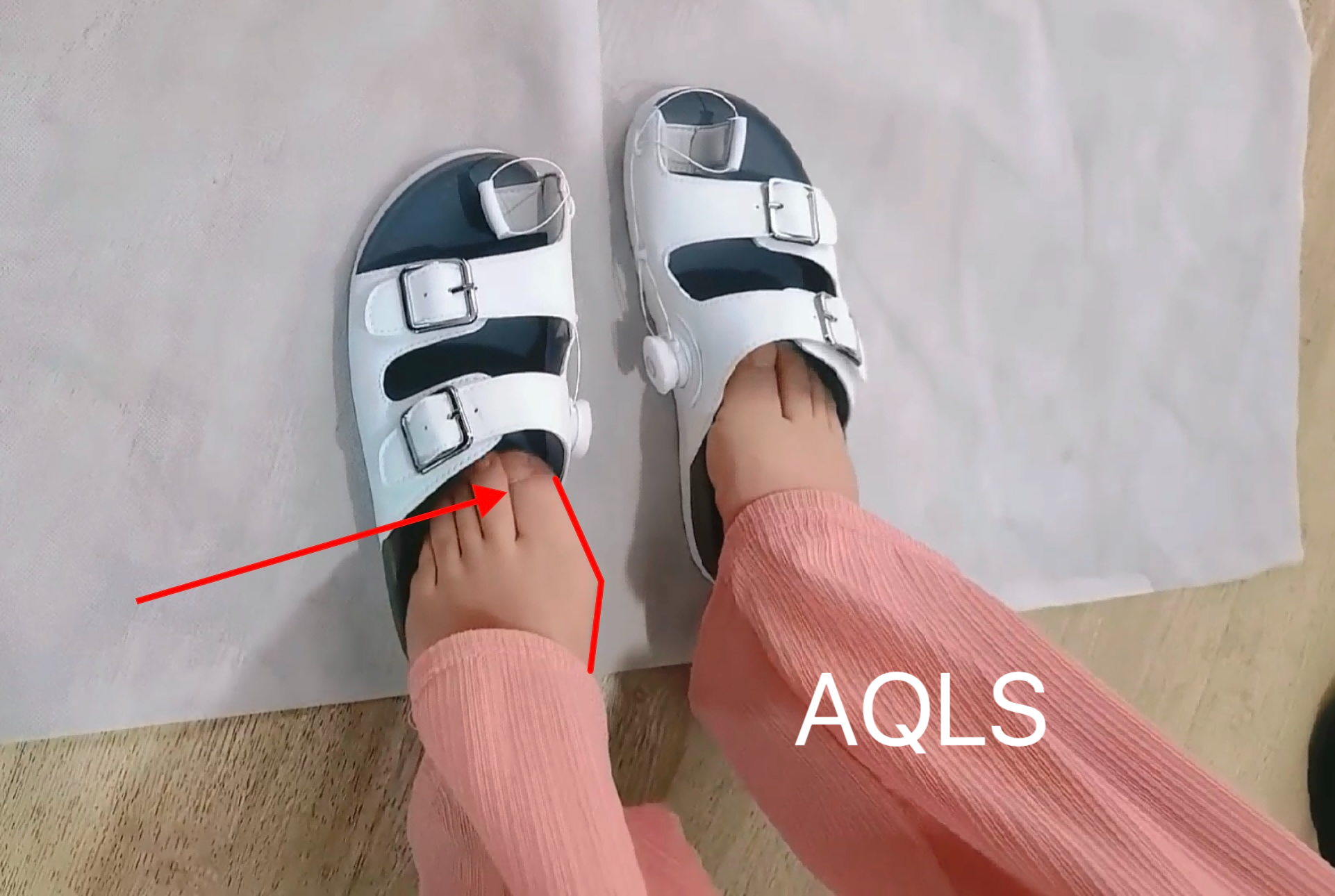 Corrective sliders for hallux valgus